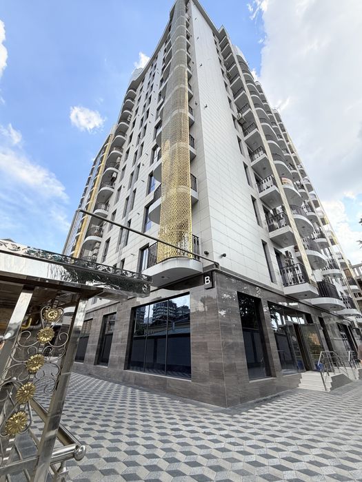 Sky Line Towers , Новостройка с бассейном