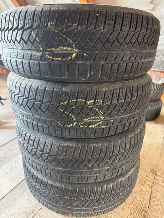 Vând anvelope auto 215/65 R16