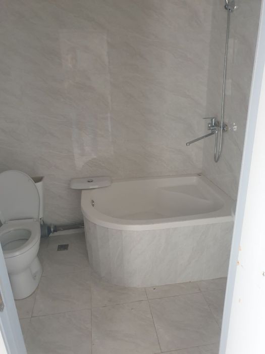 1 xonali yangi Kvartira FarDU Tabiiy fakultet ro'parasida