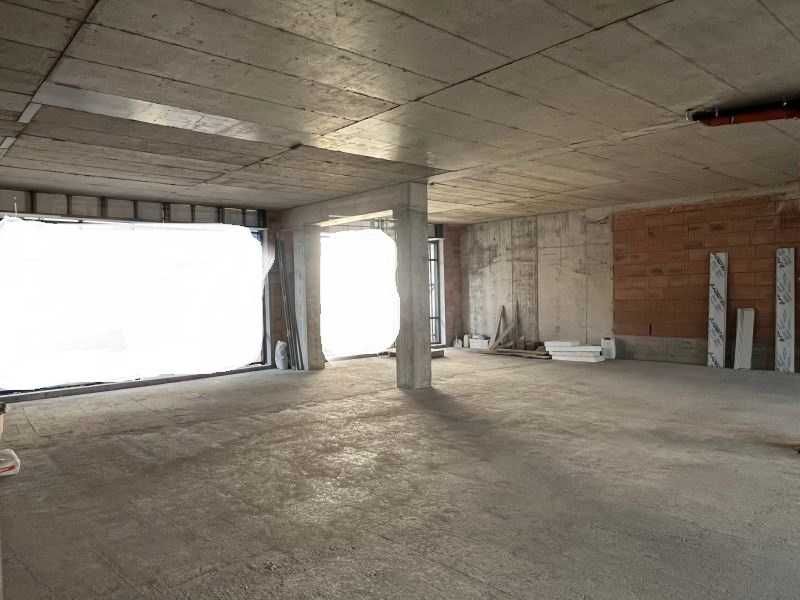 Дава се под наем Магазин в Пловдив, Център - 290 кв.м за 4900 € - Снимка #2