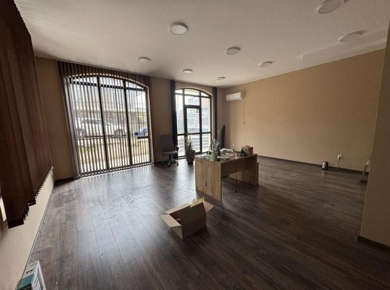 Дава се под наем Магазин в Варна, Виница - 113 кв.м за 448.8 € - Снимка #1