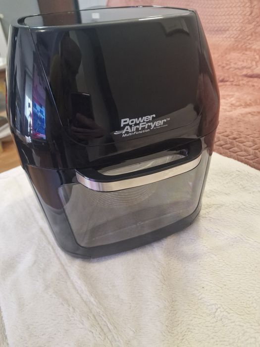Vând Airfryer multifunction (friteuză cu aer cald )