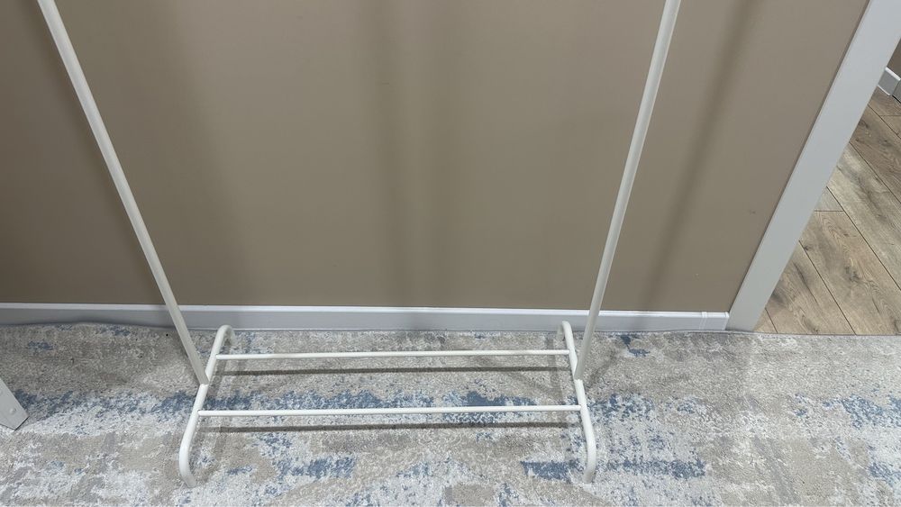 Продам напольную вешалку