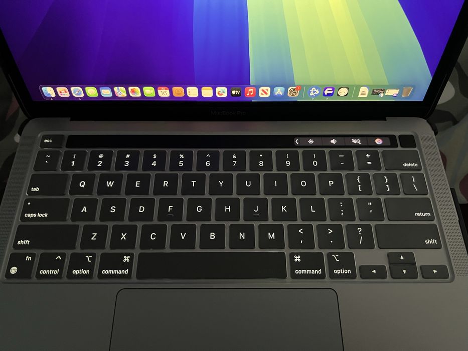 Vand MacBook Pro M1, 8gb RAM, 512 gb Memorie Interna