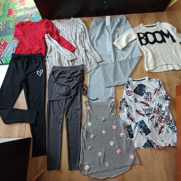 Lot haine fete S-M impecabile la 100 lei
