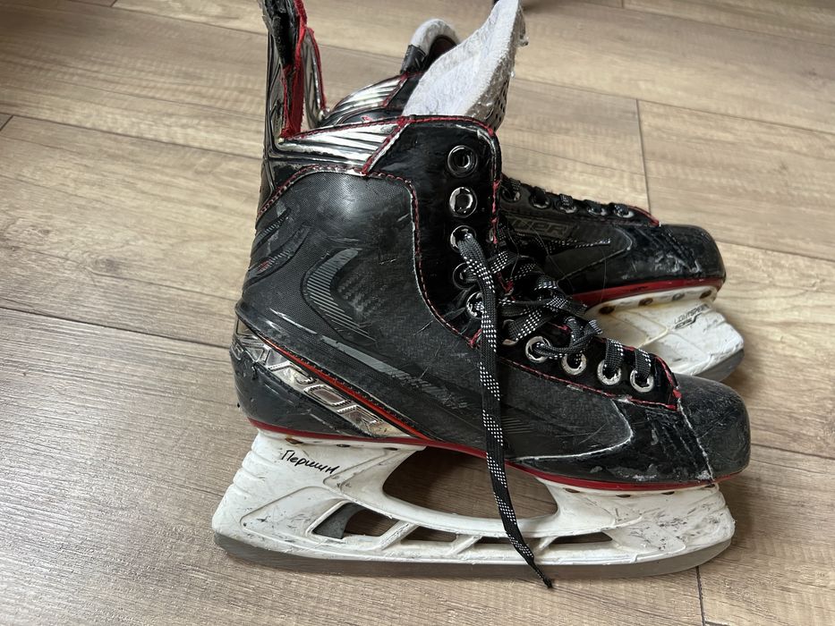 Коньки хоккейные