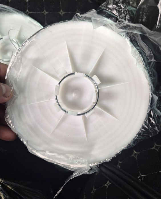 Продам колпаки на диски