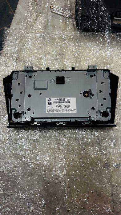 Голям дисплей 8" с рамка, за навигация VW Passat B8