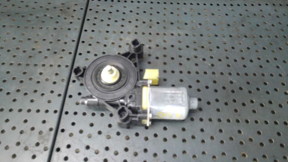 Motoras macara geam dreapta fata skoda octavia 3 5e3 nl3 nr3 5q0959802b