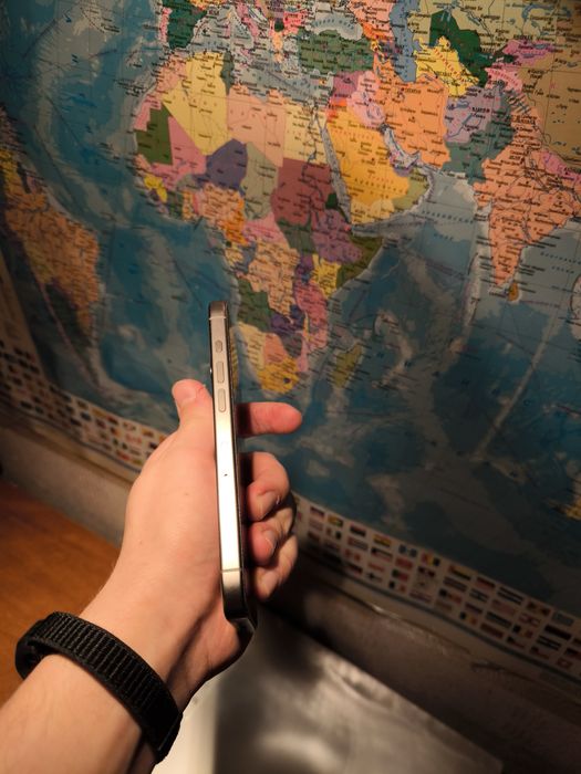 Срочно продается 15 про Iphone 128