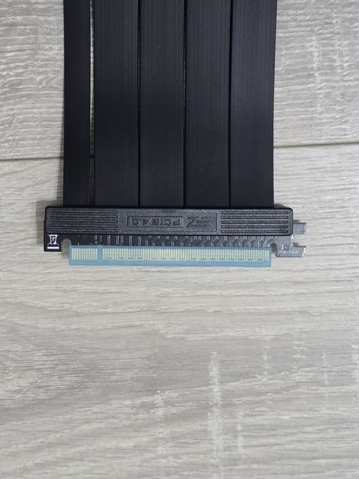 Cablu Riser PCIe 4.0 x16 EZDIY-FAB – 20cm, Conector 90°, Nou