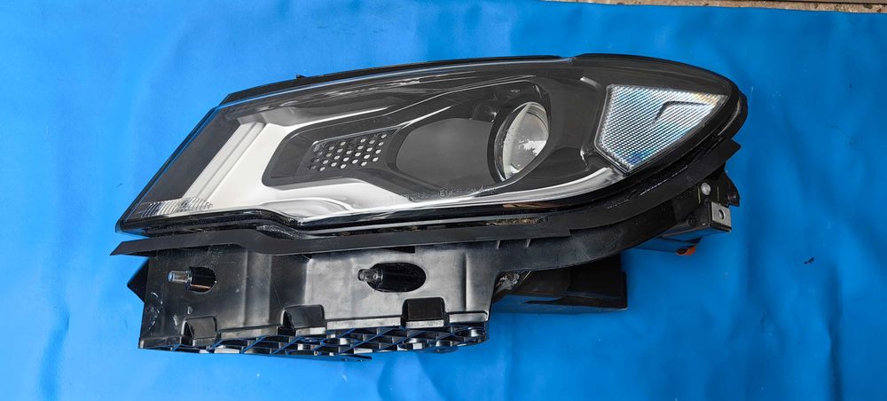 Ляв фар Jeep Compass Bi Xenon LED / Джип Компас Би Ксенон ЛЕД
