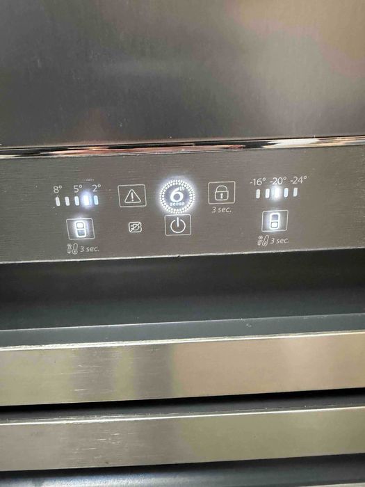 Огромен хладилник Whirlpool + огромен фризер (XXL Space), 6th Sense