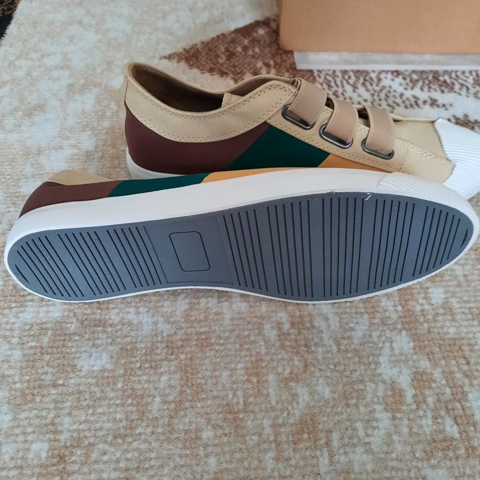 Продам кеды новые