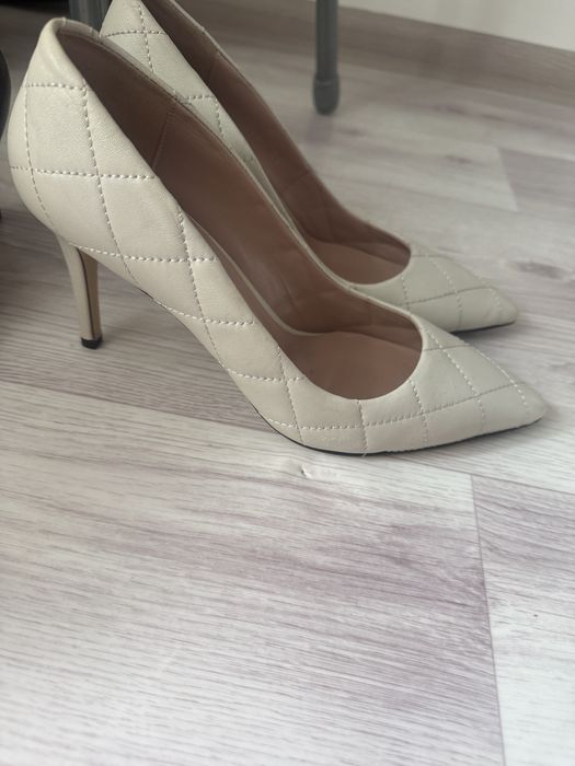 Туфли бежевые и черные