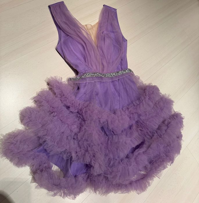 Уникална лилава рокля