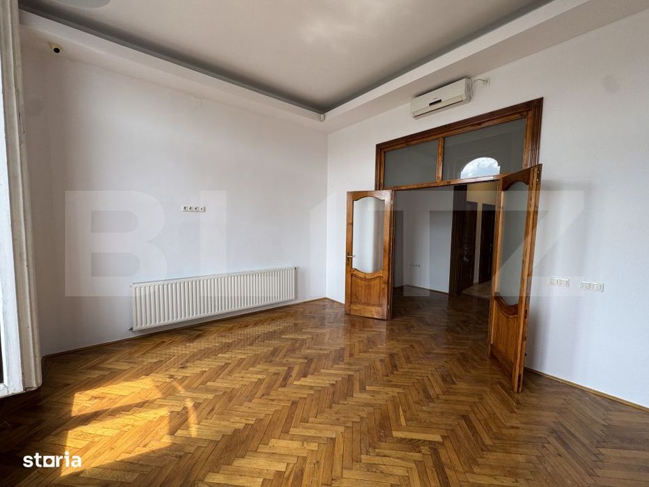 Vand apartament ULTRACENTRAL cu 2 camere - perfect pentru spatiu de bi — fotografia 1