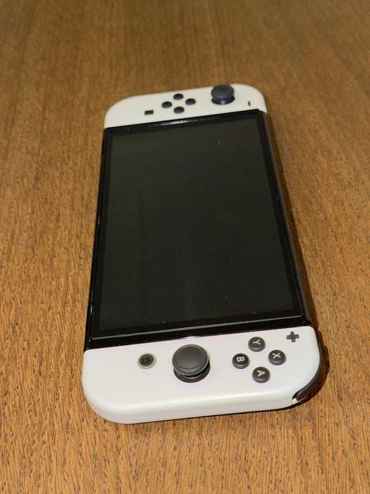 Продается Nintendo Switch OLED 64GB White.