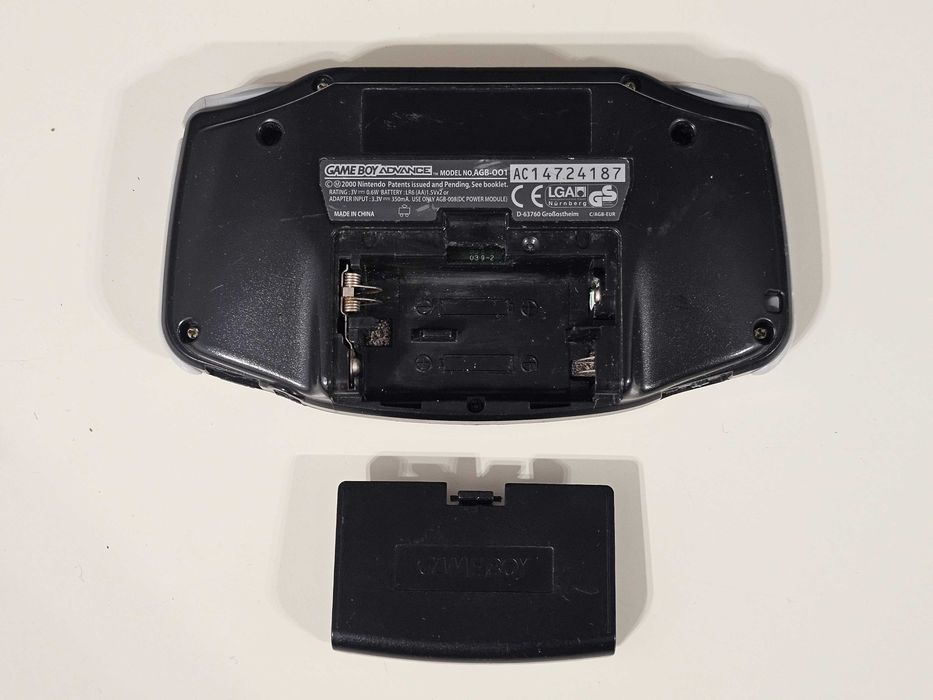 Nintendo Game Boy Advance  AGB 001