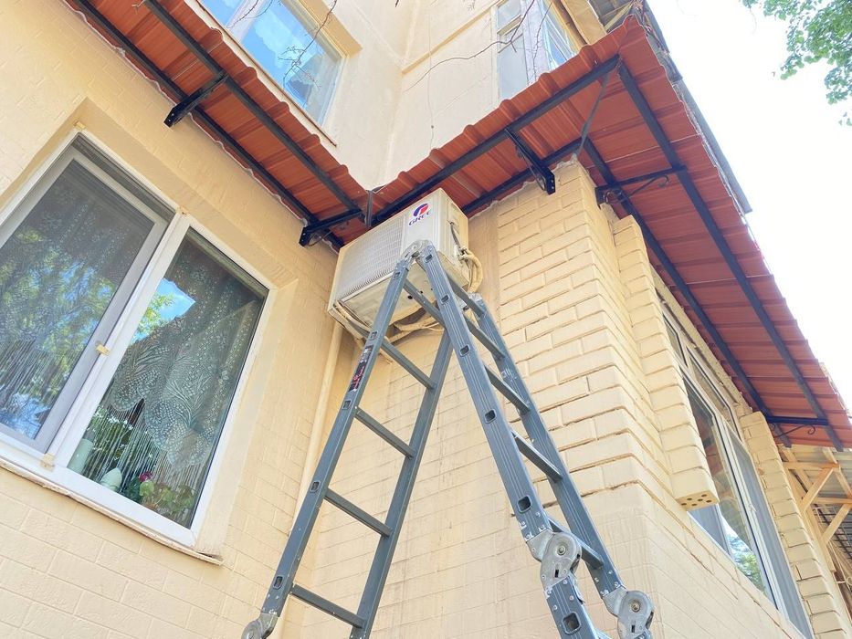 Услуги по Установке козырьков на балкон