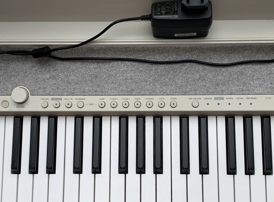 Синтезатор Casio CT-S1