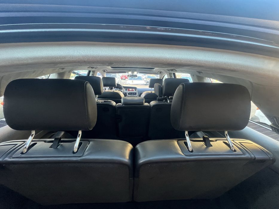 Audi Q7 7 locuri vand sau schimb cu dubita pot oferi diferenta