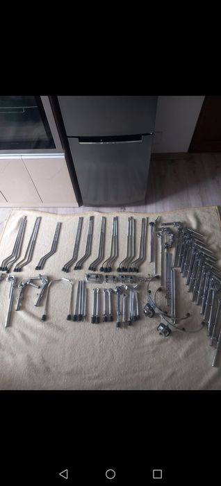 Vând diferite stative de tobe și pedale