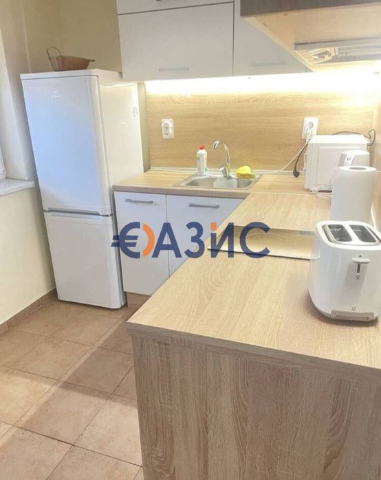Продава се Двустаен апартамент в Свети Влас - 85000 кв.м за 1 €/кв.м - Снимка #3