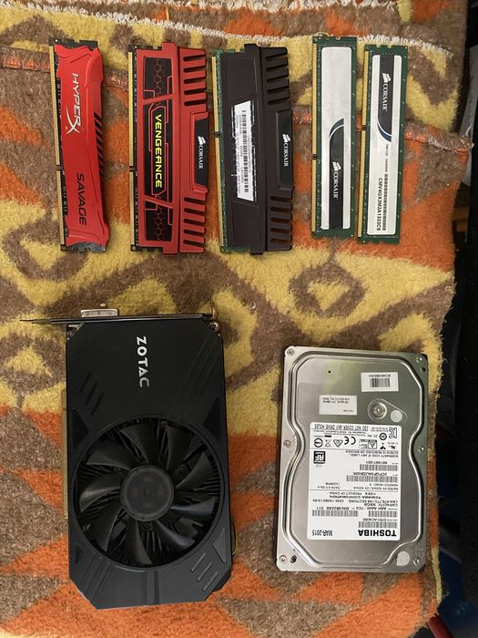 Vand memorii ram,placi video,surse si pc uri