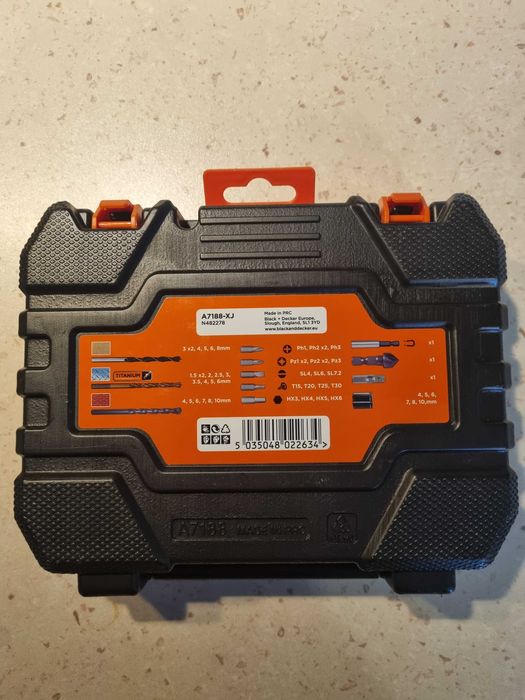 Комплект бормашини Black and Decker 50 части