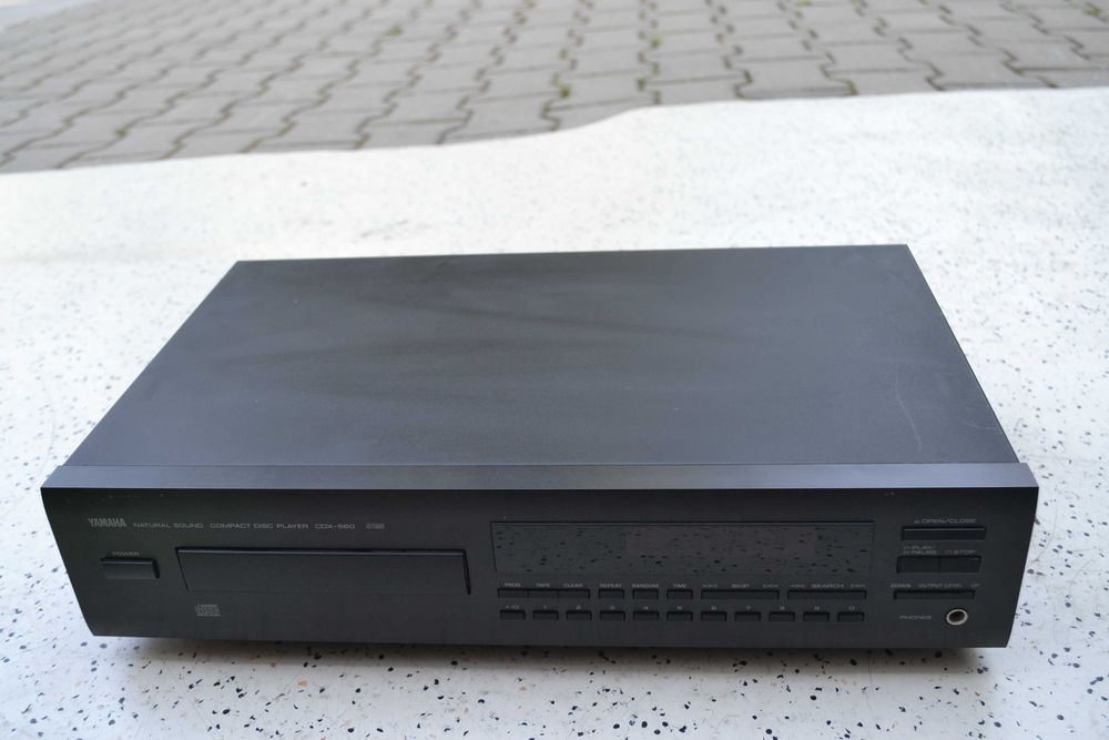 Cd player Yamaha CDX 560