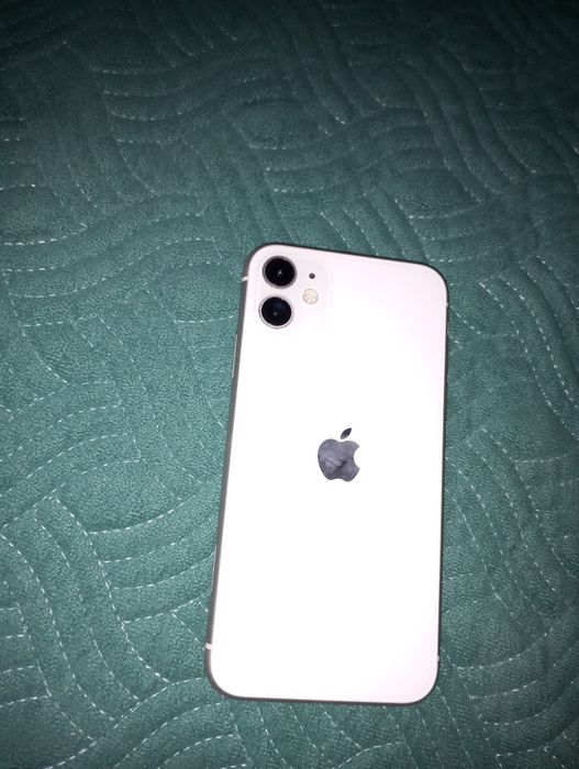 Продам айфон  11