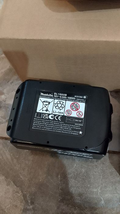 4 baterii Makita de 6A Noi