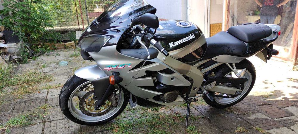 Продавам мотор  Кавазаки ZX6R
