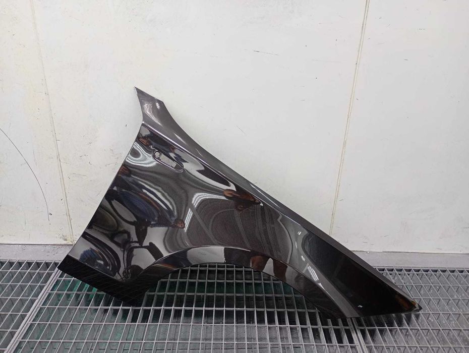 Aripa Fata Dreapta BMW E81 E87 An 2003-2010 (475 (Negru))