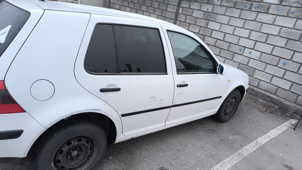 Автомобиль Фольксваген гольф 4