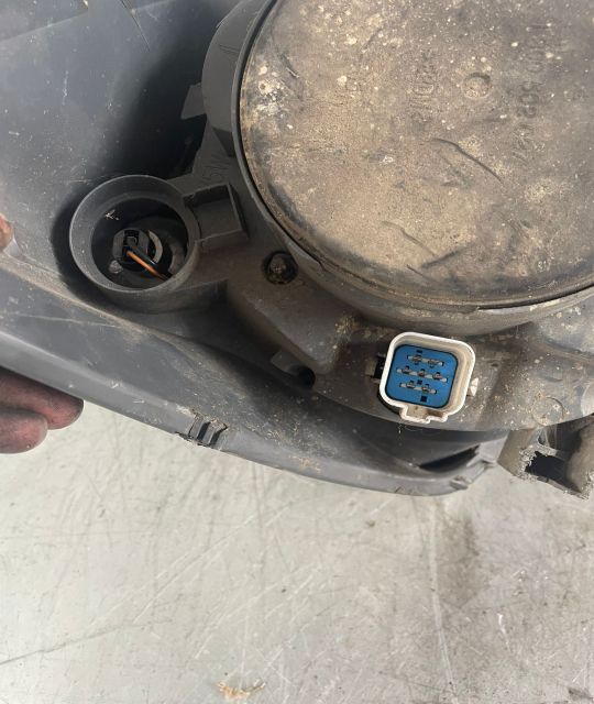 Far stanga 6S61 13W030 BD BBB Ford Fiesta a 5-a generatie