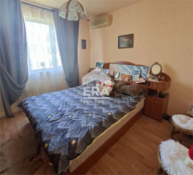 Тристаен апартамент в кв. Възраждане 2 град Варна.