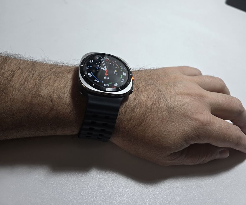 Смарт часы Samsung galaxy watch ultra почти как новый