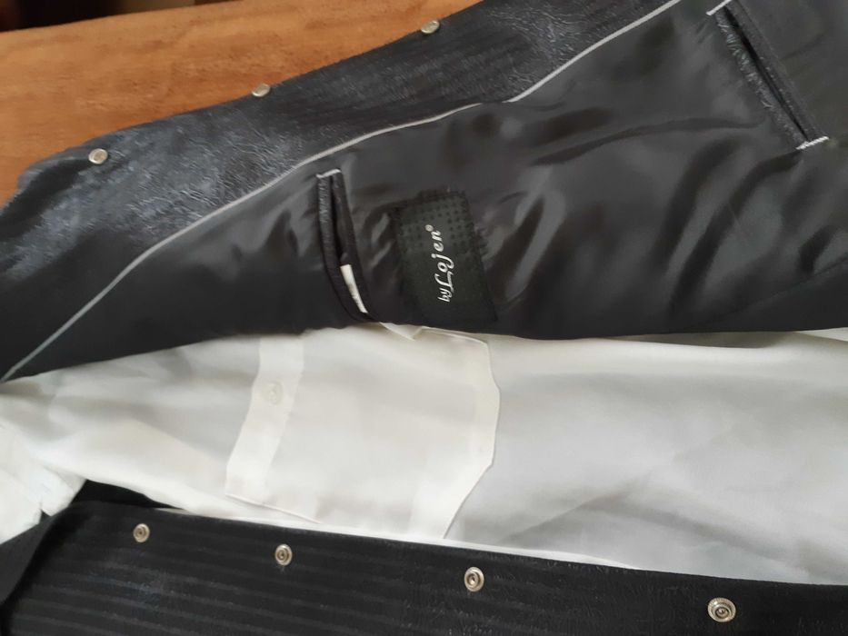 Костюм мъжки официален