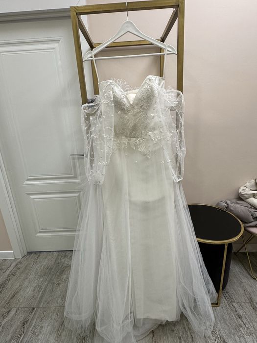 Свадебные платья в ассортименте