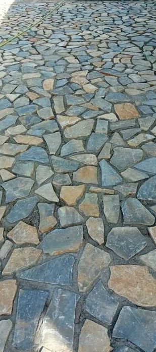 Piatra Naturală de Munte pentru Utilizare Comercială