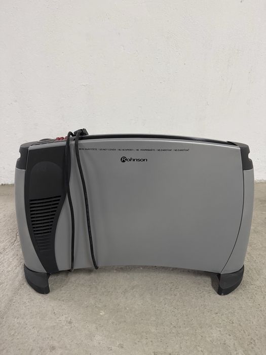 Електрическа печка с вентилатот и термостат