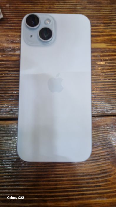 iPhone 15 с гарантии