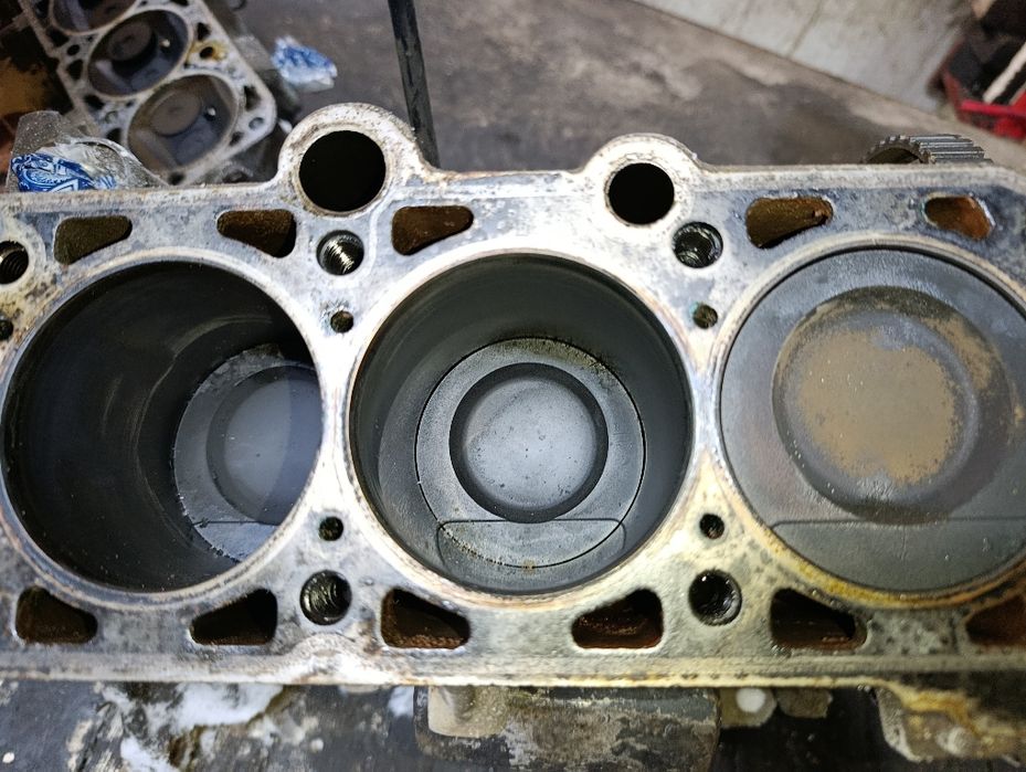 Продам запчасти Ауди 1.8