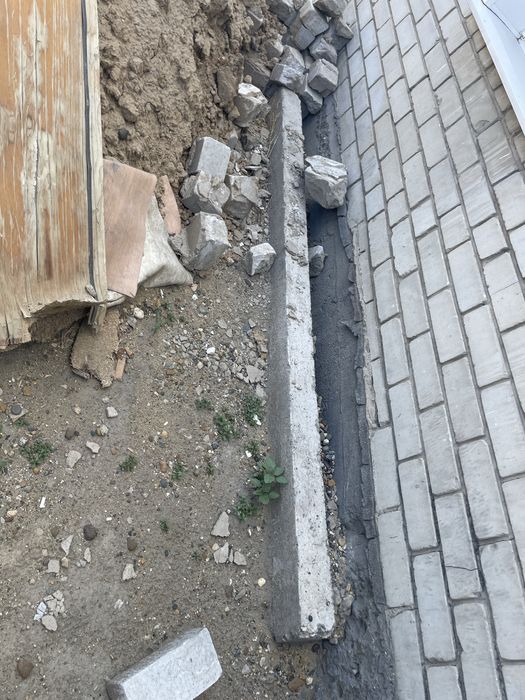 Продам 2 карандаша примерно 2.5 м