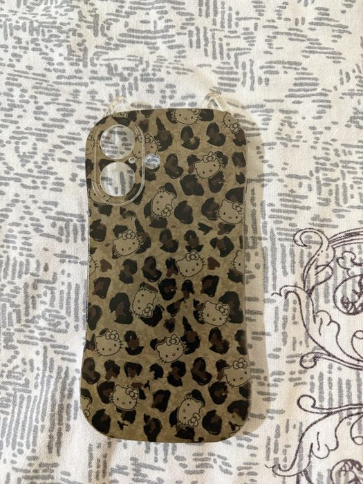 Чехлы на IPhone 16