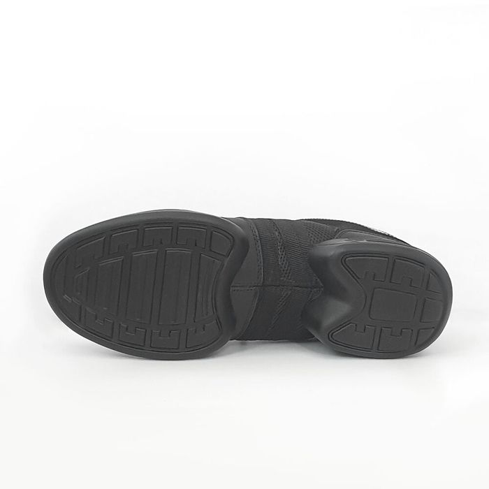 Маратонки за танци