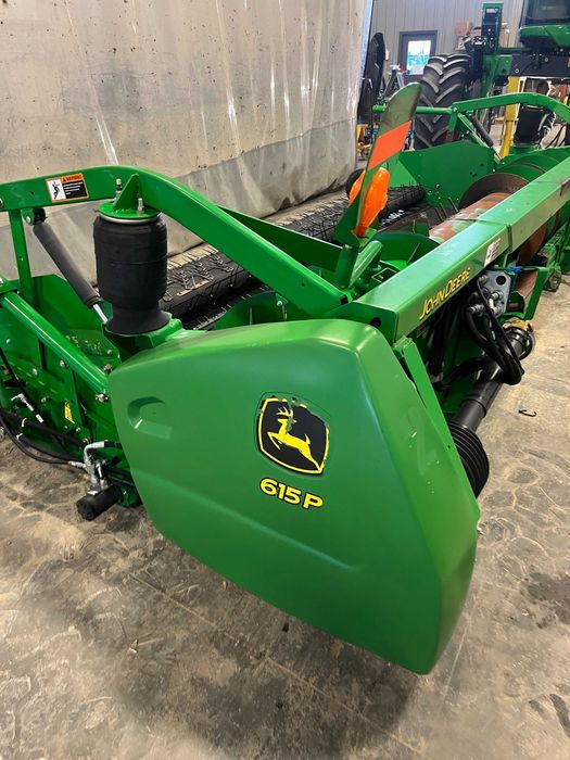 Подборщик John Deere 615P