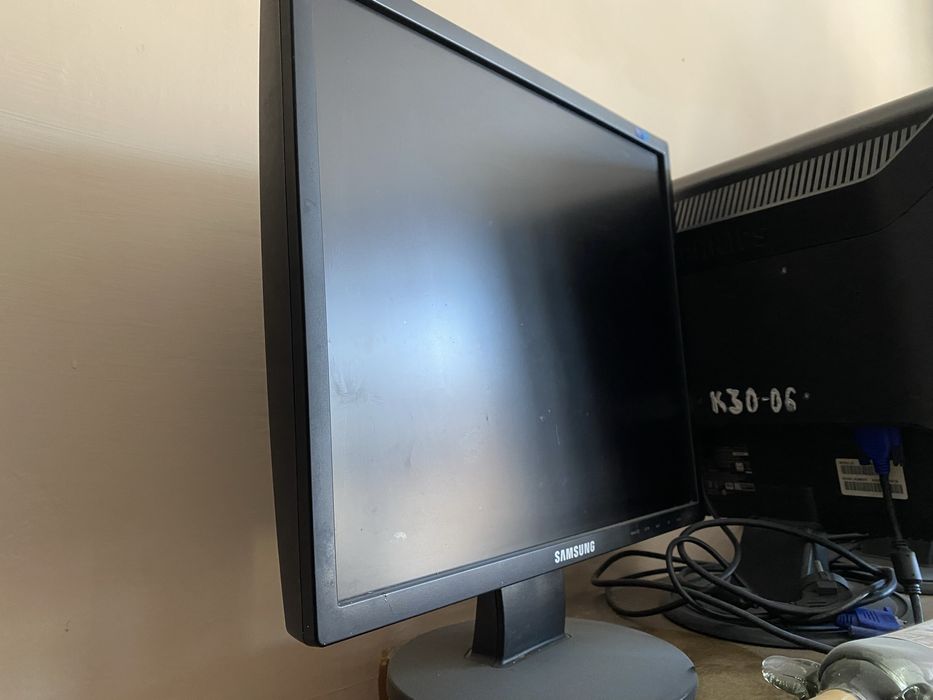 Монитор Samsung 943N